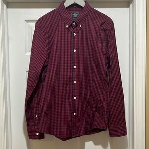 Men’s Abercrombie and finch button-down T-shirt super slim fit size large red￼